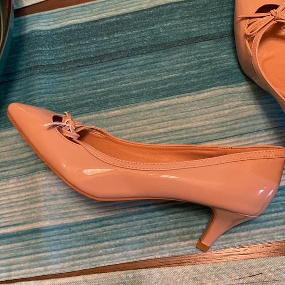 Nude shiny pumps - Picture 3 of 5